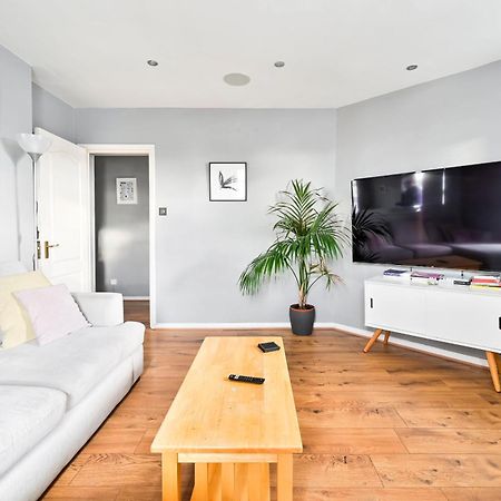 伦敦Cosy 1-Bed E15, Sleeps 4, 1 Min From Tube Station Near O2 Arena公寓 外观 照片