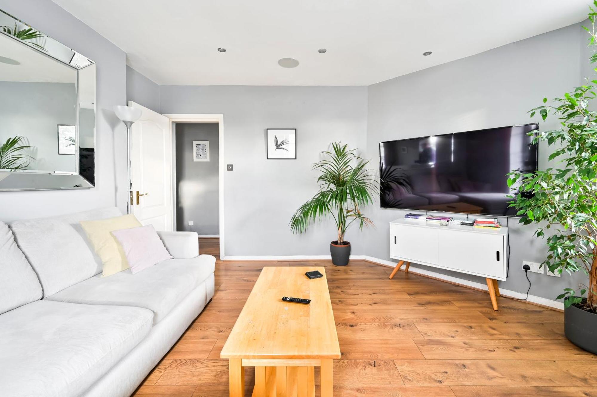 伦敦Cosy 1-Bed E15, Sleeps 4, 1 Min From Tube Station Near O2 Arena公寓 外观 照片